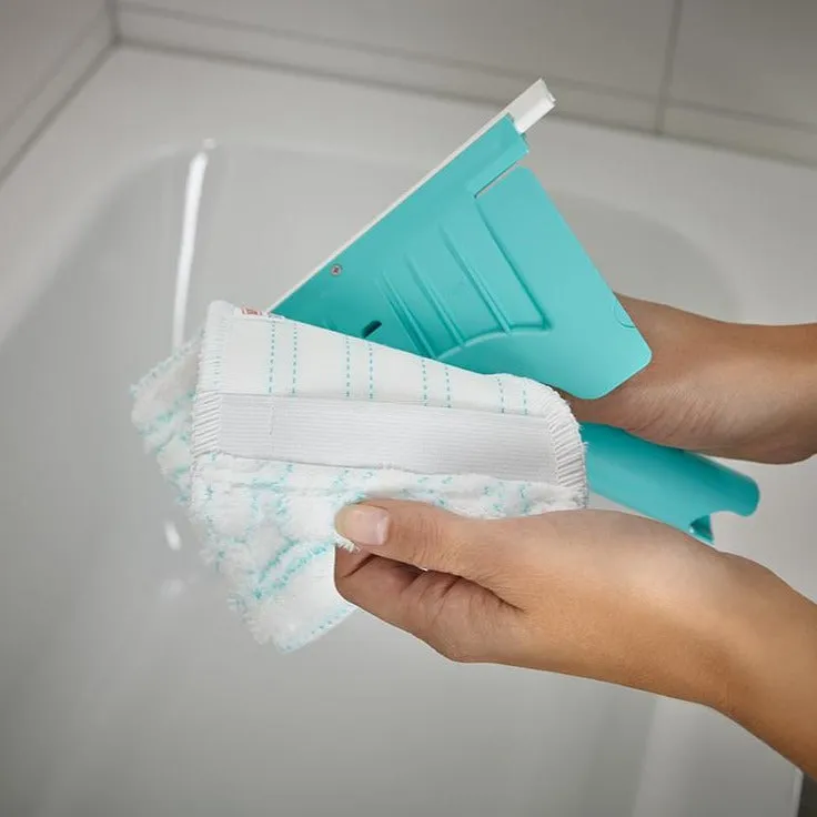 LEIFHEIT Tile and Bathtub Wiper Flexi Pad w/ Telescopic handle L41700